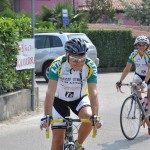 Carlo con Anna sotto lo sguardo della consorte